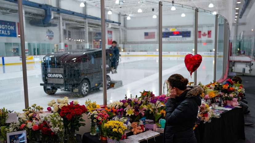 A memorial honoring figure skaters who were among the passengers killed in the collision at Regan National Airport