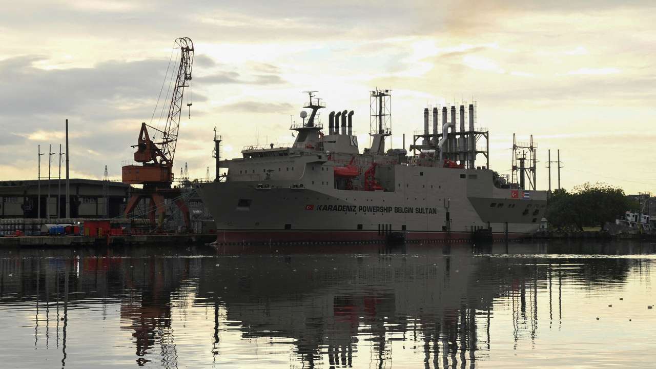 FILE PHOTO: Clock ticks in Cuba as Trump vows to shut off Venezuelan oil