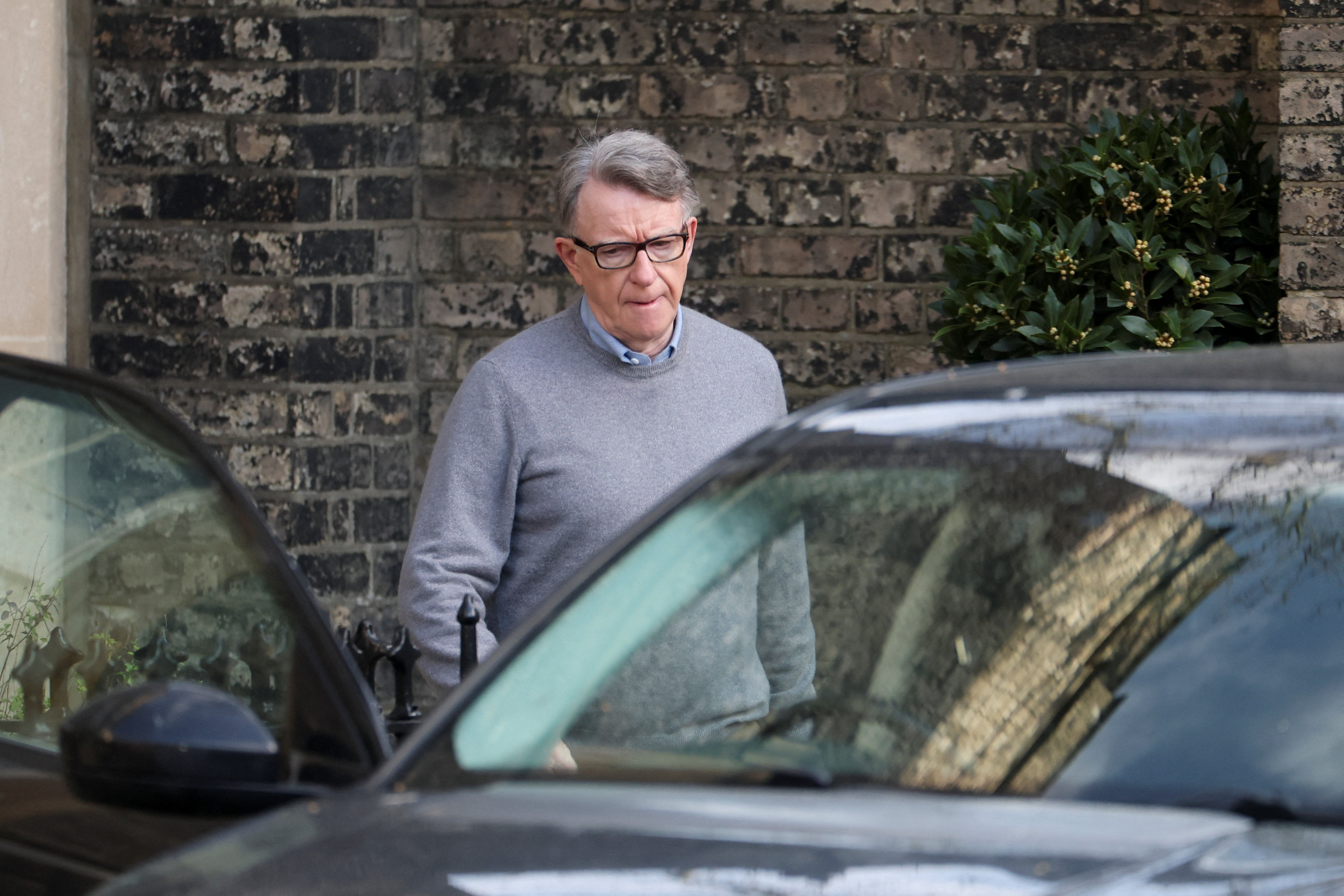 UK government agrees framework on publishing Mandelson vetting documents