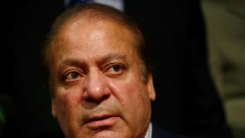 FILE PHOTO: FILE PHOTO: Ousted Prime Minister of Pakistan, Nawaz Sharif, speaks during a news conference at a hotel in London
