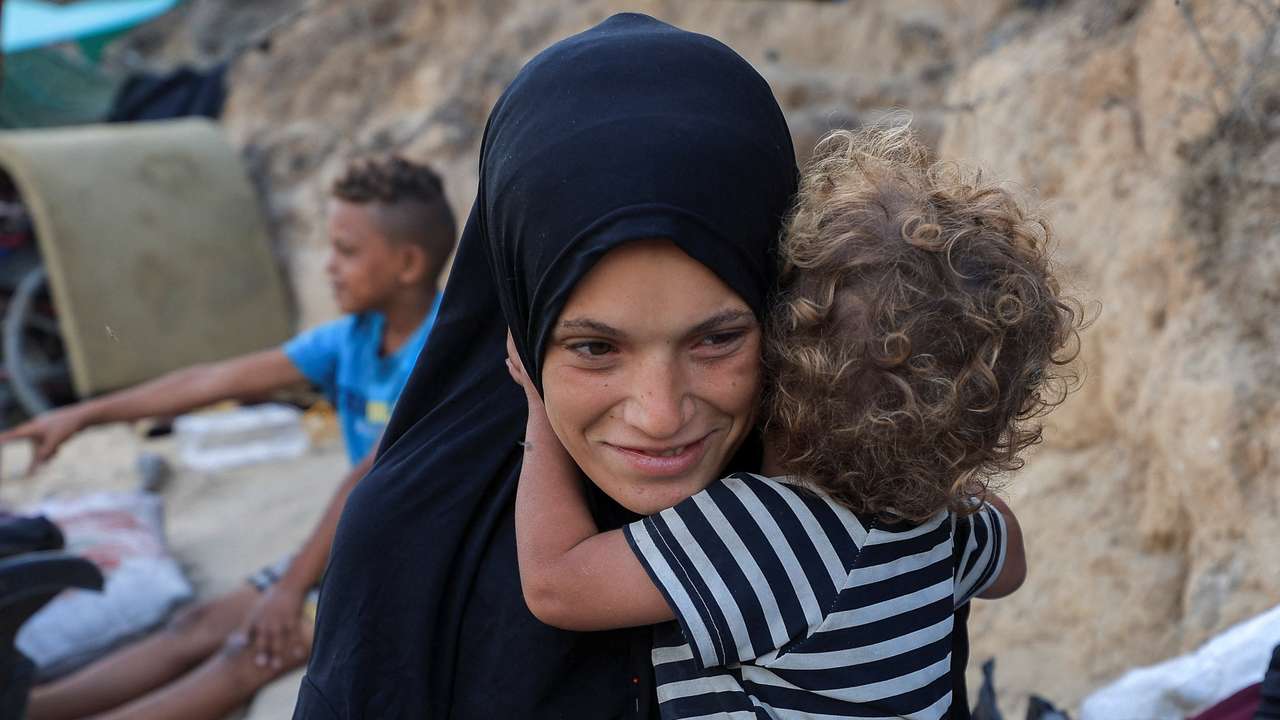 Gaza mother goes into labor while fleeing, loses newborn twins