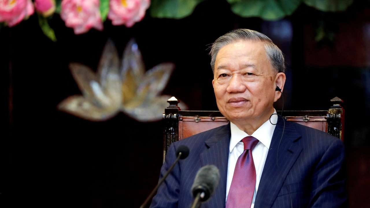 Russian President Vladimir Putin visits Vietnam