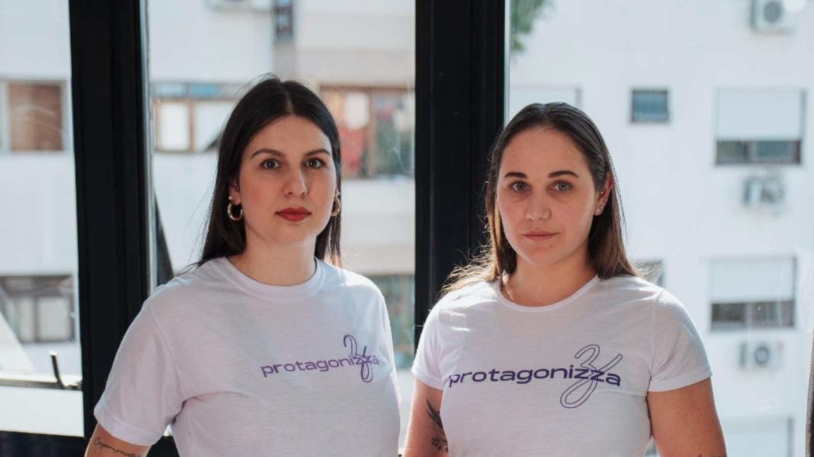 Fundada por Brenda Luiza Medina Rech e Franciéle Thaís Mundstock, a Protagonizza é uma plataforma que dá acesso a serviços voltados a mulheres em situação de violência.