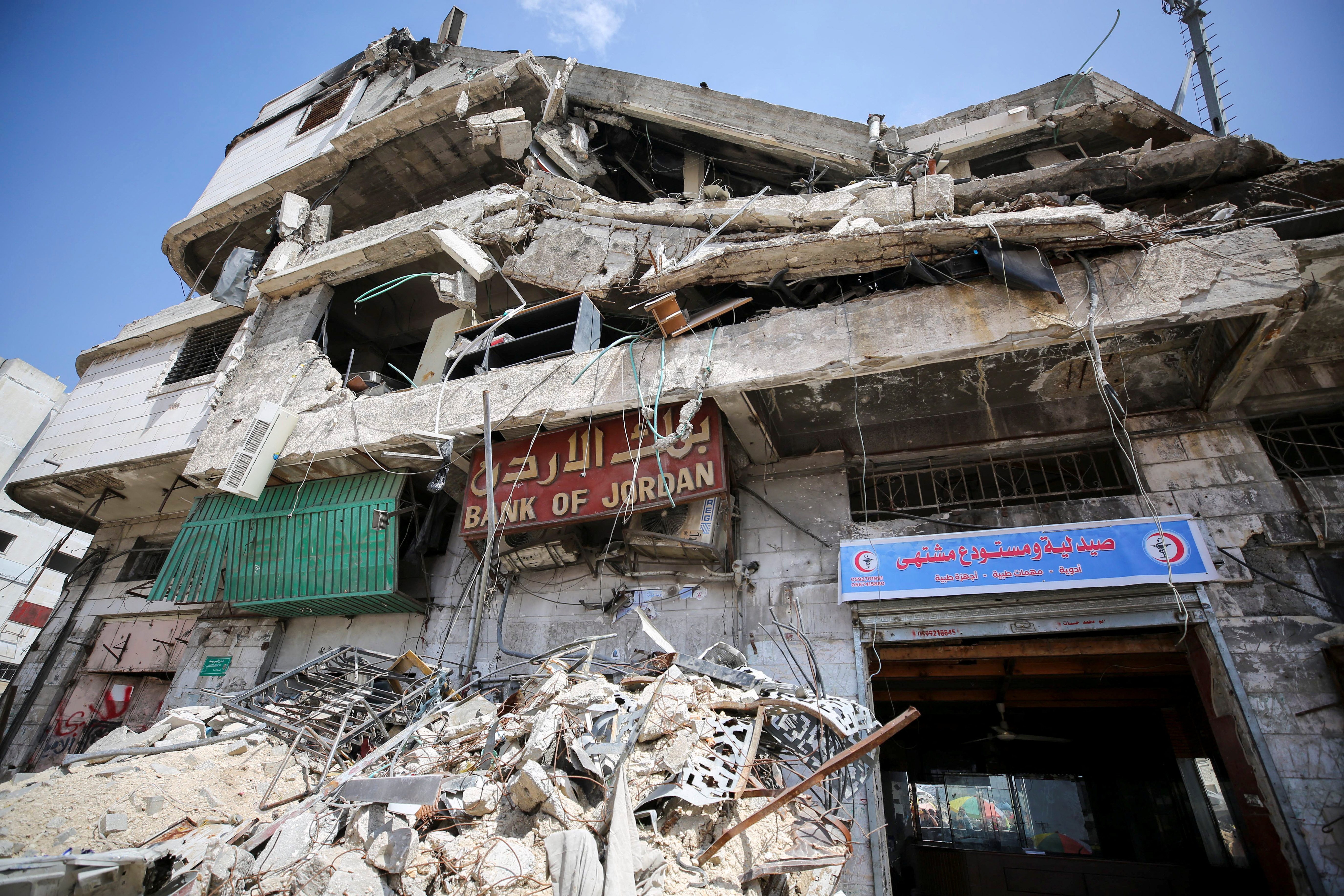 Palestinians face a cash crunch in Gaza