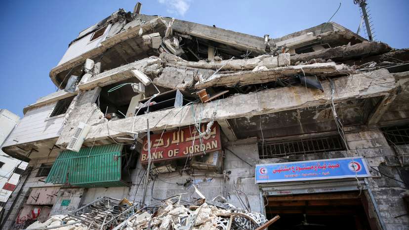 Palestinians face a cash crunch in Gaza