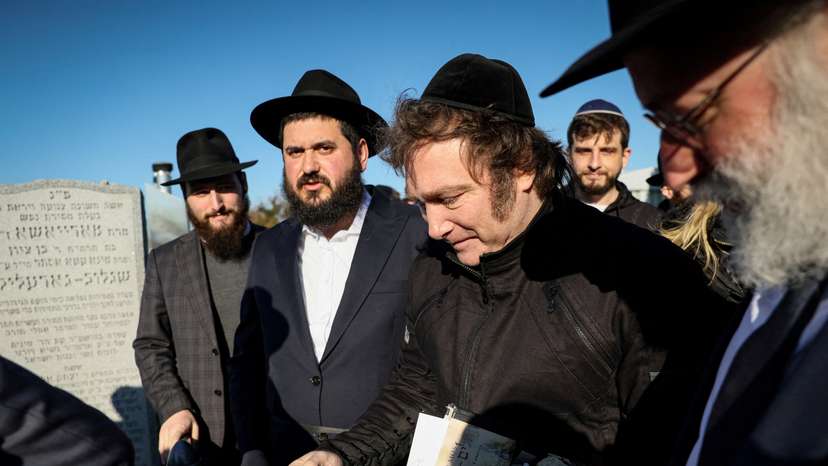 Argentine President-elect Javier Milei visits the resting place of the Lubavitcher Rebbe, Rabbi Menachem M. Schneerson in Queens, New York