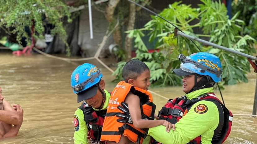 Aftermath of flooding in Sateng Nok
