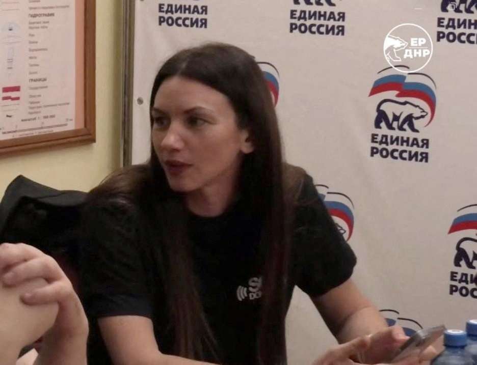 Anna Novikova, a French-Russian national detained in France on suspicion of espionage, has an extensive network of ties with Kremlin proxies