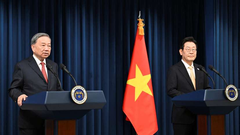 South Korean President Lee Jae Myung meets General Secretary of the Communist Party of Vietnam To Lam in Seoul
