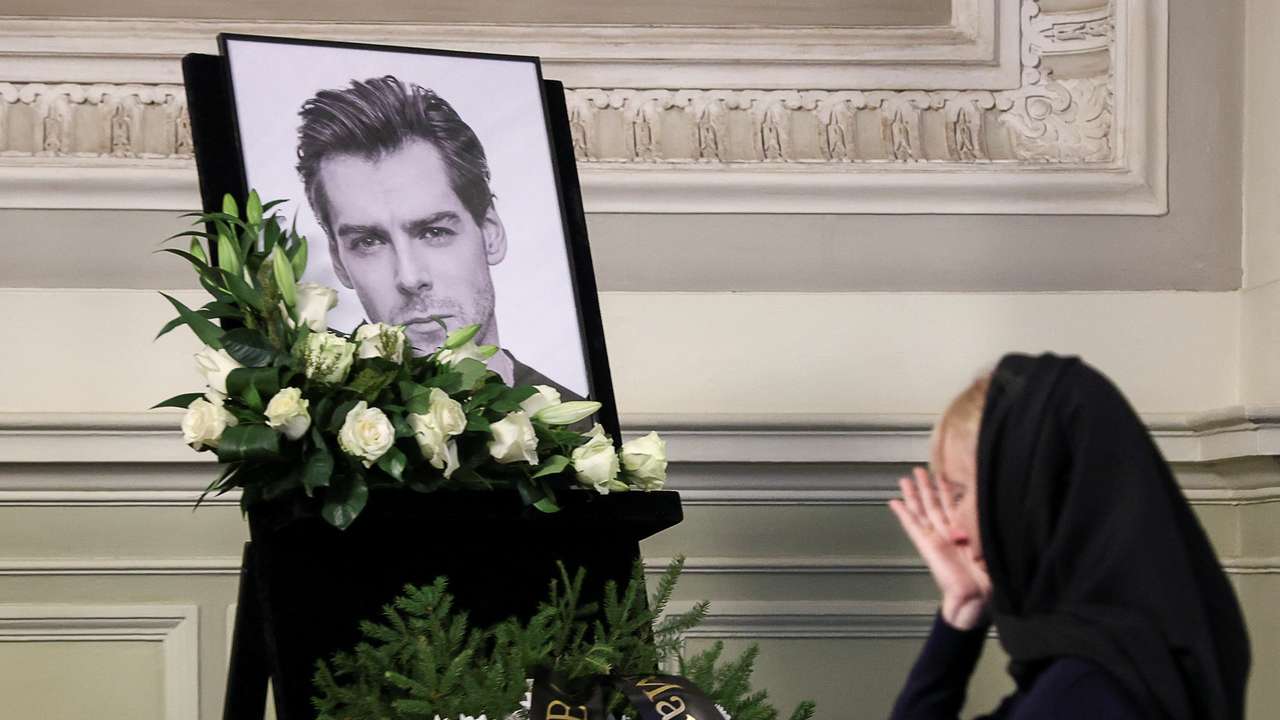 Russian ballet bids farewell to celebrated dancer Vladimir Shklyarov