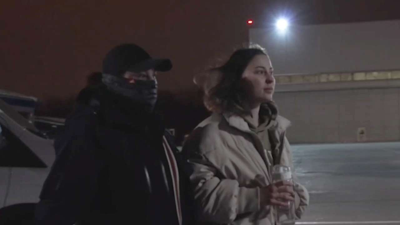 Russian TV shows footage of Russia-US prisoner swap