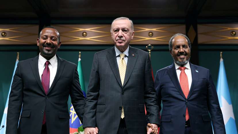 Turkish President Erdogan poss with Somali President Hassan Sheikh Mohamud and Ethiopian Prime Minister Abiy Ahmed in Ankara