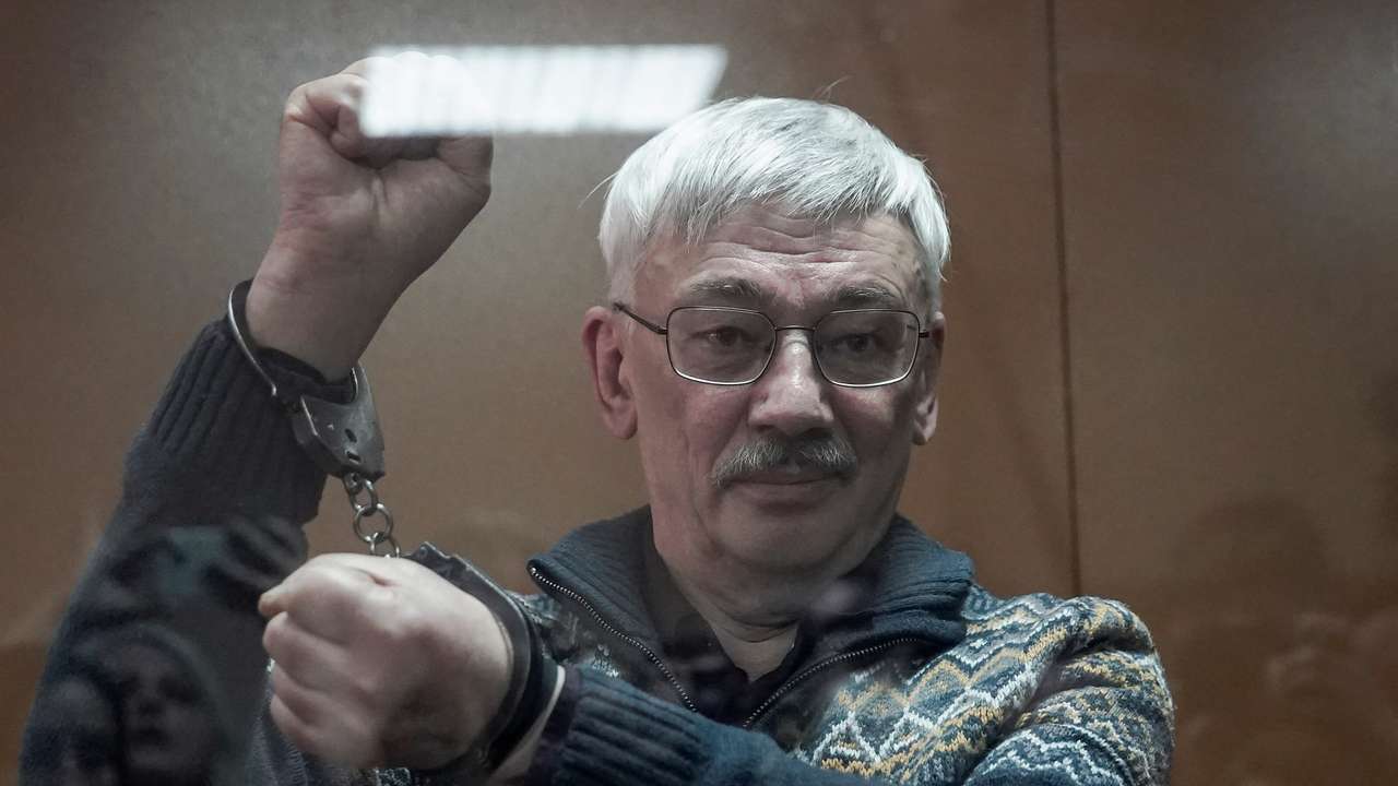 Court finds guilty rights campaigner Orlov of discrediting Russian army