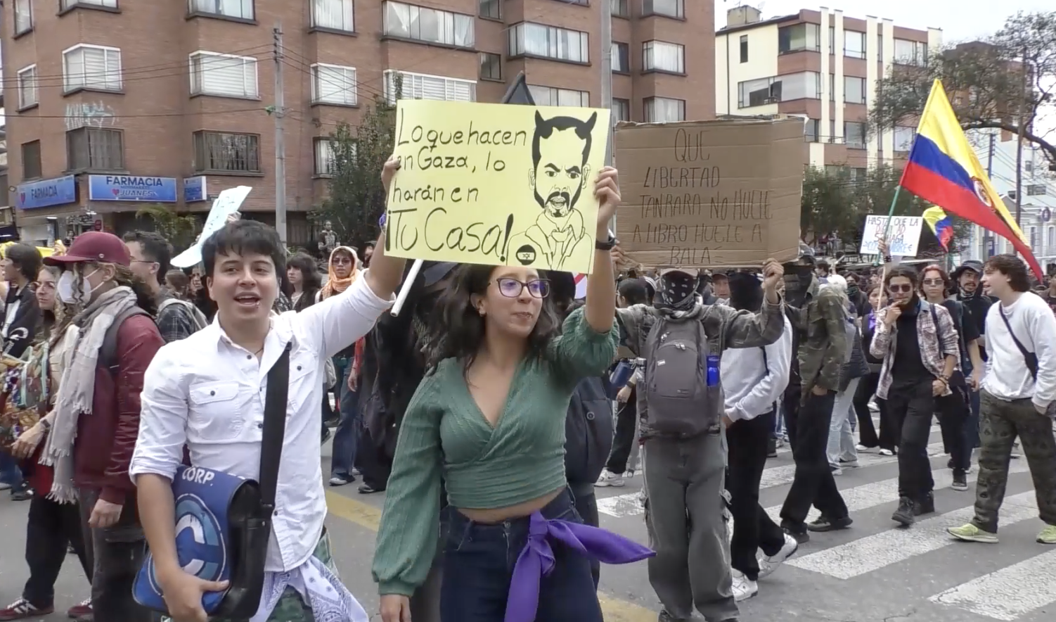 Colombians demonstrate