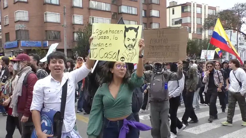 Colombians demonstrate