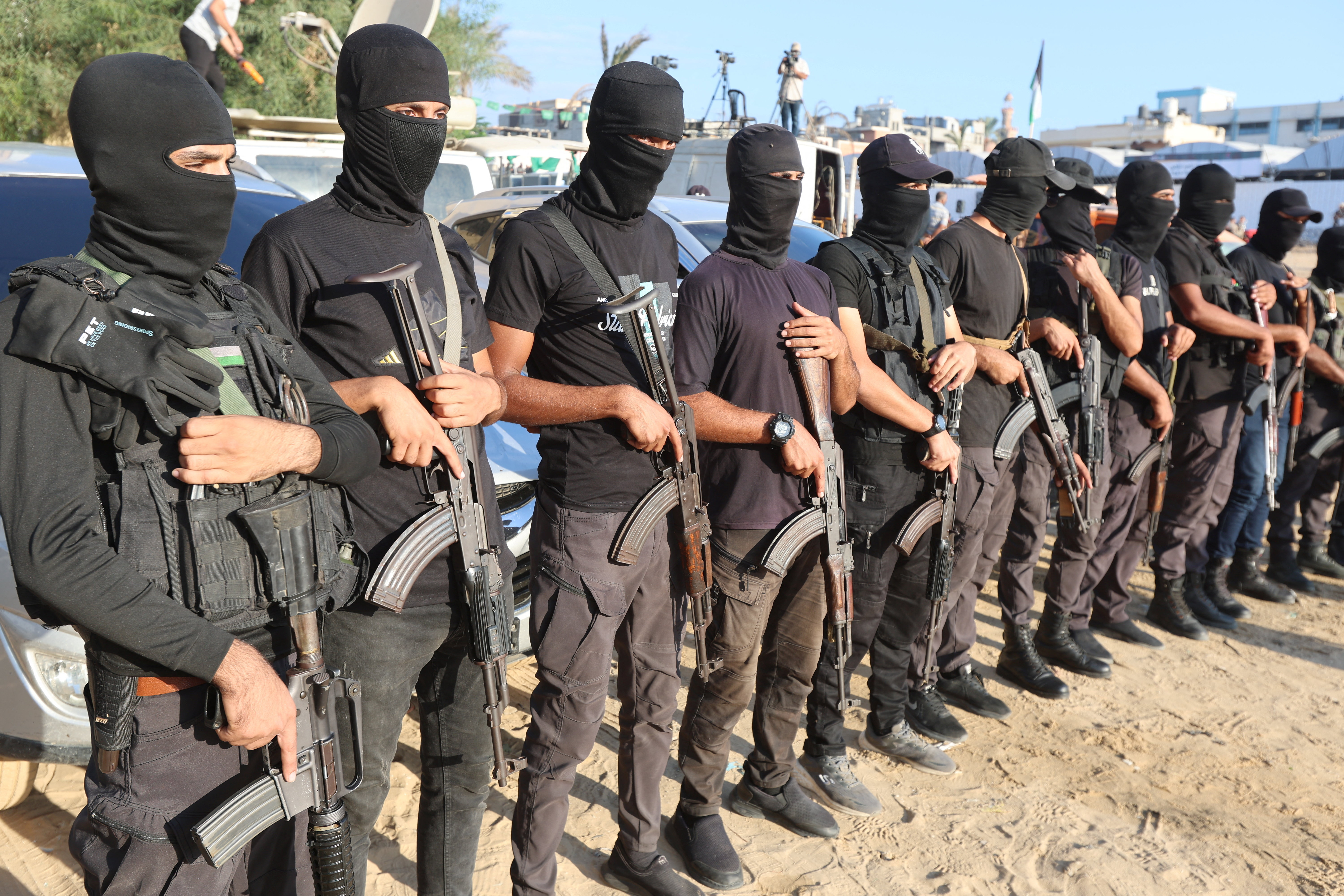 Hostages-prisoners swap and ceasefire deal between Hamas and Israel