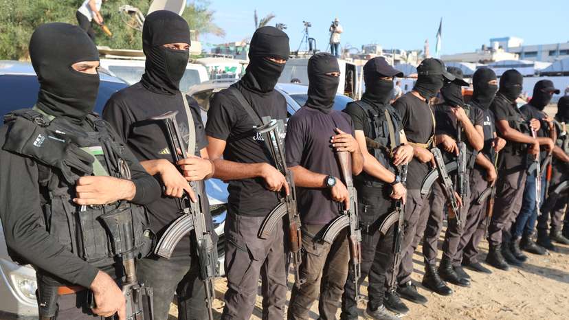 Hostages-prisoners swap and ceasefire deal between Hamas and Israel