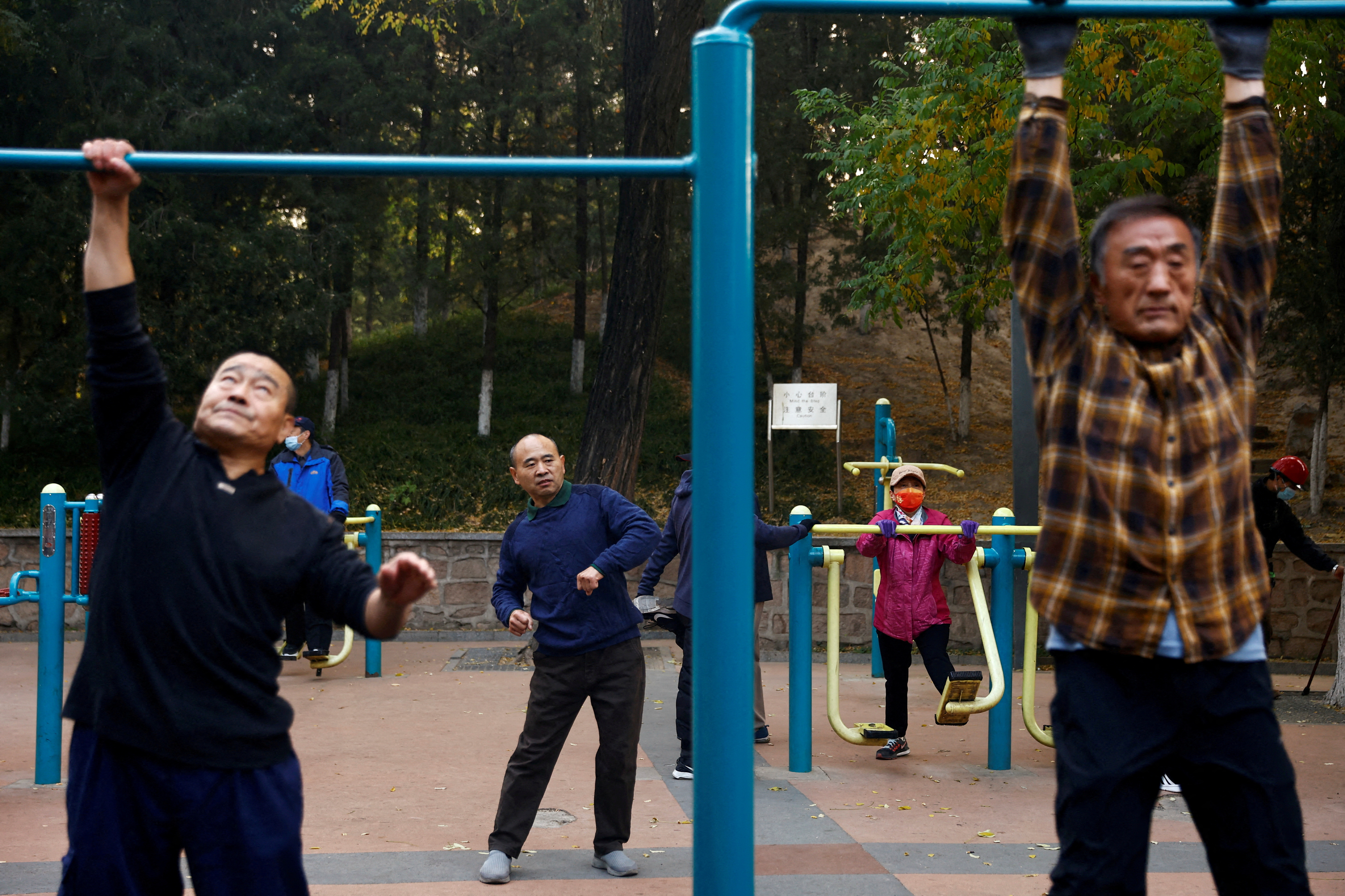 FILE PHOTO: China approves plan to raise retirement age from January 2025