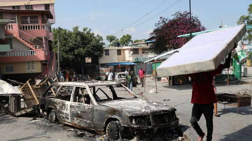 FILE PHOTO: Haiti extends state of emergency