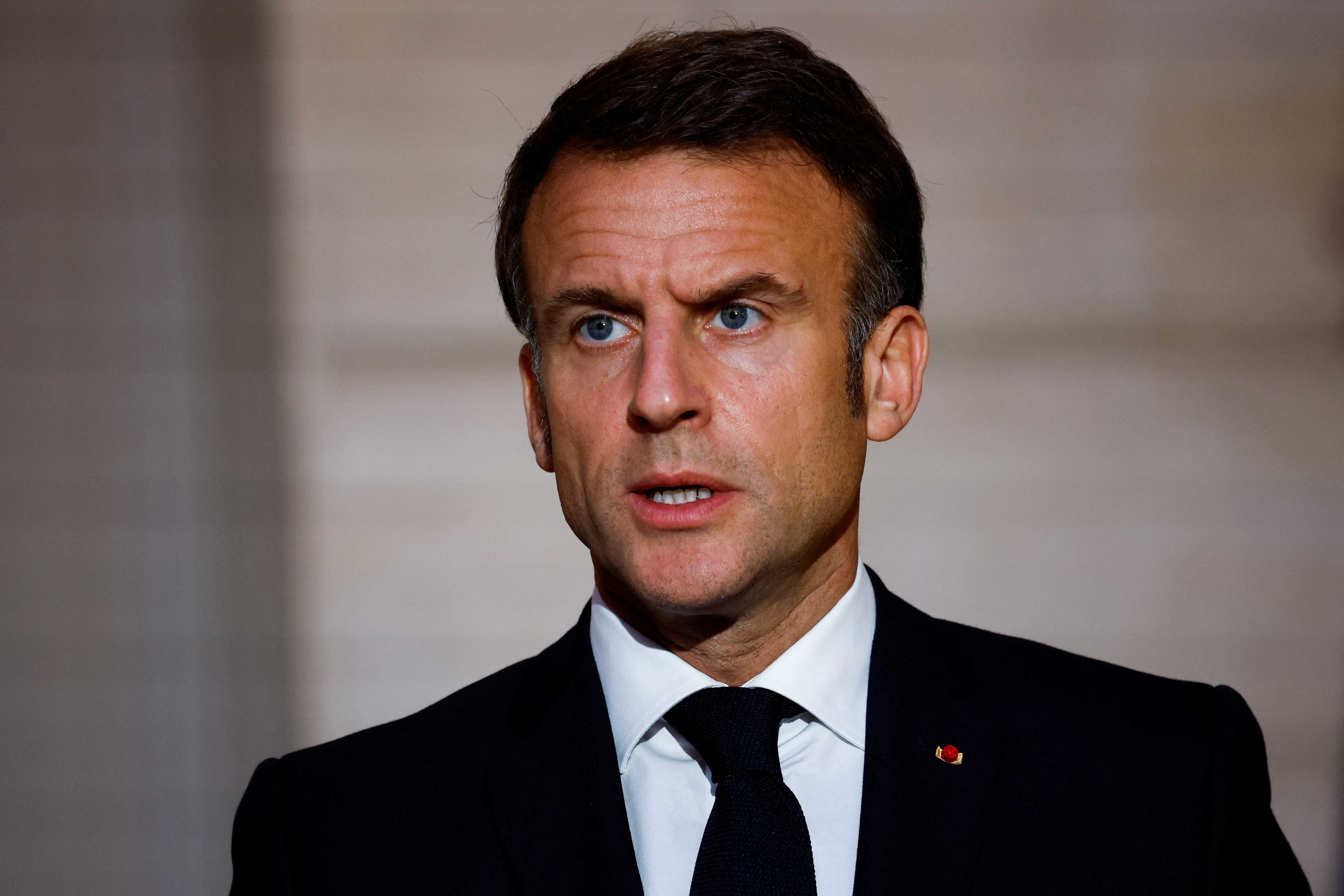 French President Macron meets Serbian President Vucic in Paris