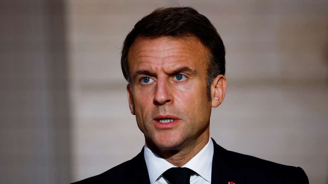 French President Macron meets Serbian President Vucic in Paris