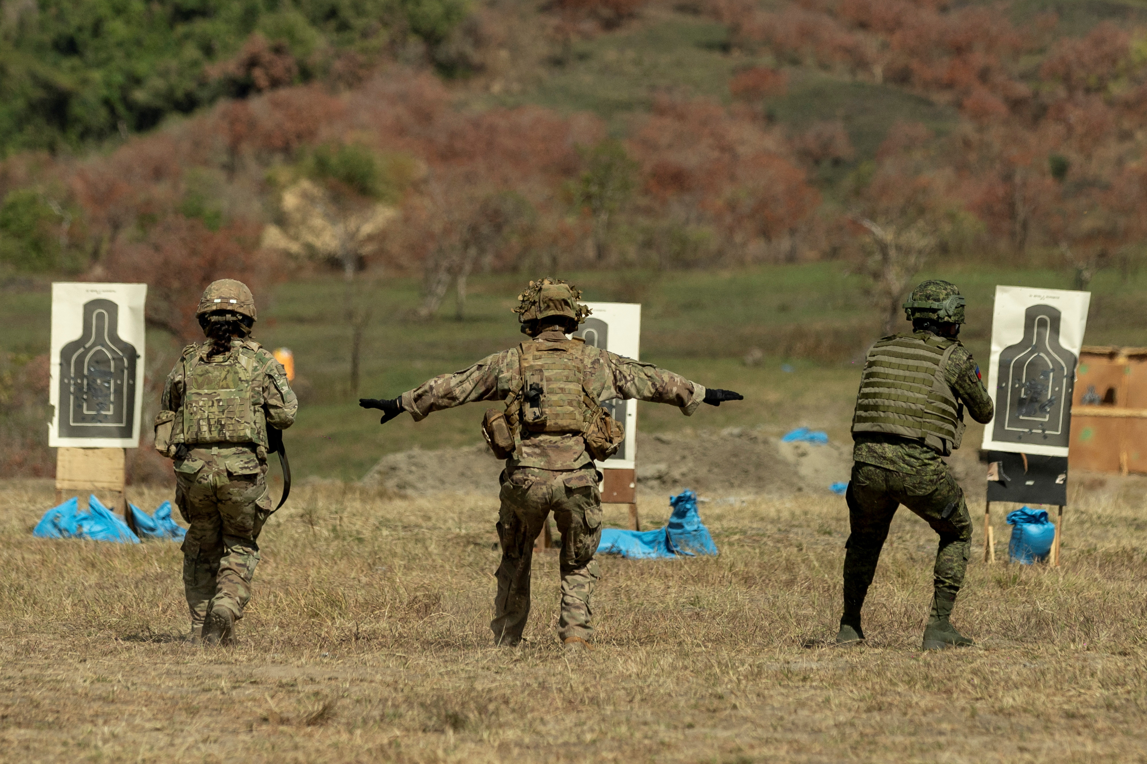 Philippines and U.S. troops join live fire exercises in annual joint military drills