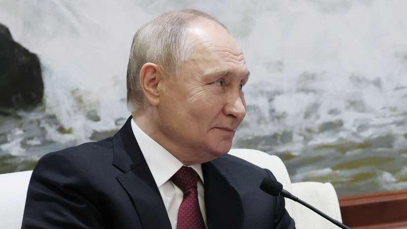 Russian President Vladimir Putin and Chinese Vice President Han Zheng meet in Harbin