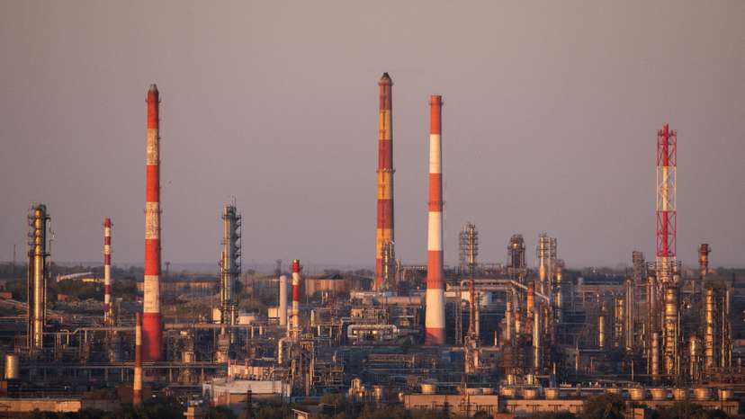 FILE PHOTO: General view of Orsknefteorgsintez oil refinery in Orsk