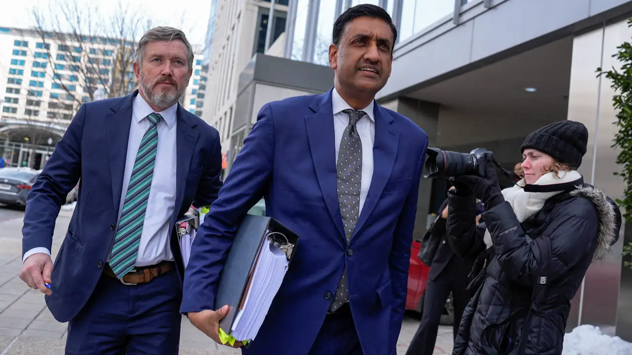 U.S. Representatives Thomas Massie (R‑KY) and Ro Khanna (D‑CA) arrive at the Department of Justice office building to view unredacted Jeffrey Epstein files, in Washington