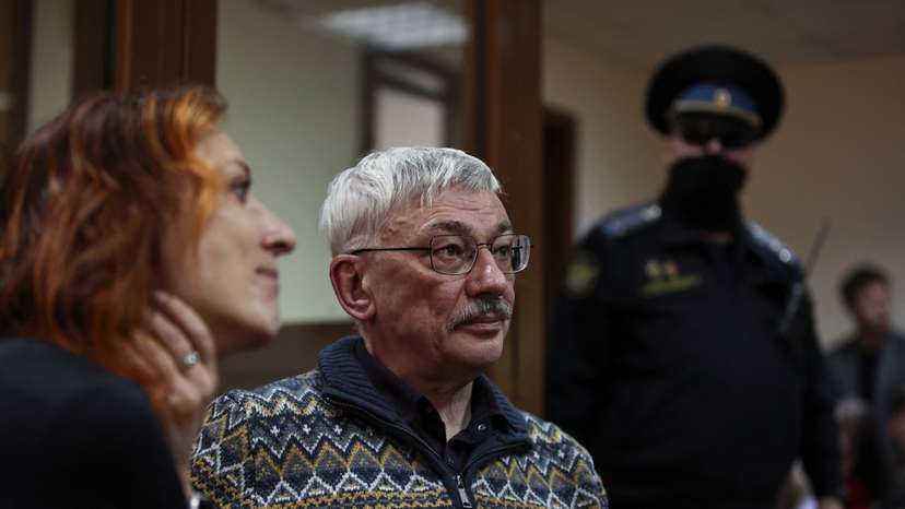 Court finds guilty rights campaigner Orlov of discrediting Russian army