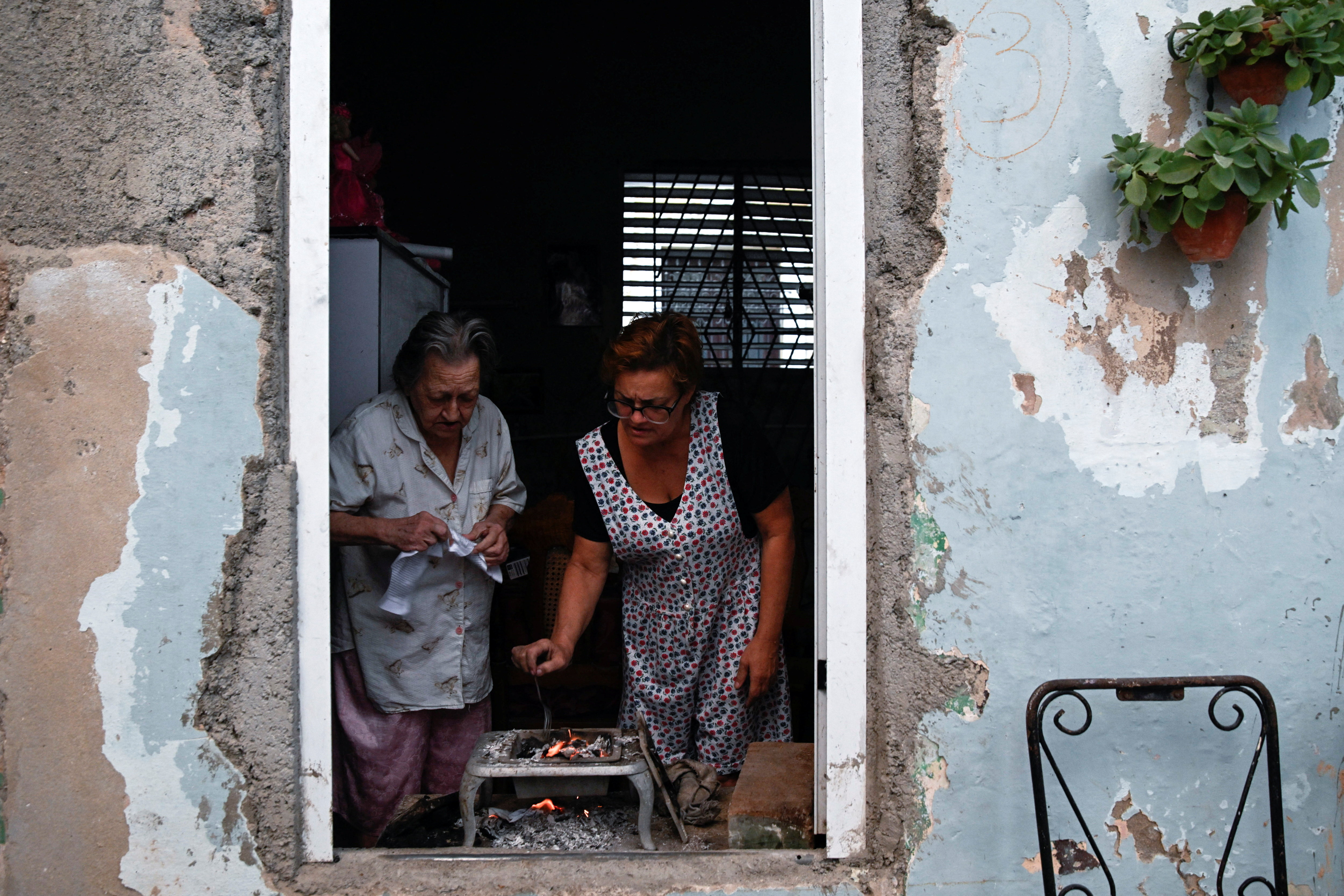 Cuban power grid collapses for second time in a week amid U.S. oil blockade