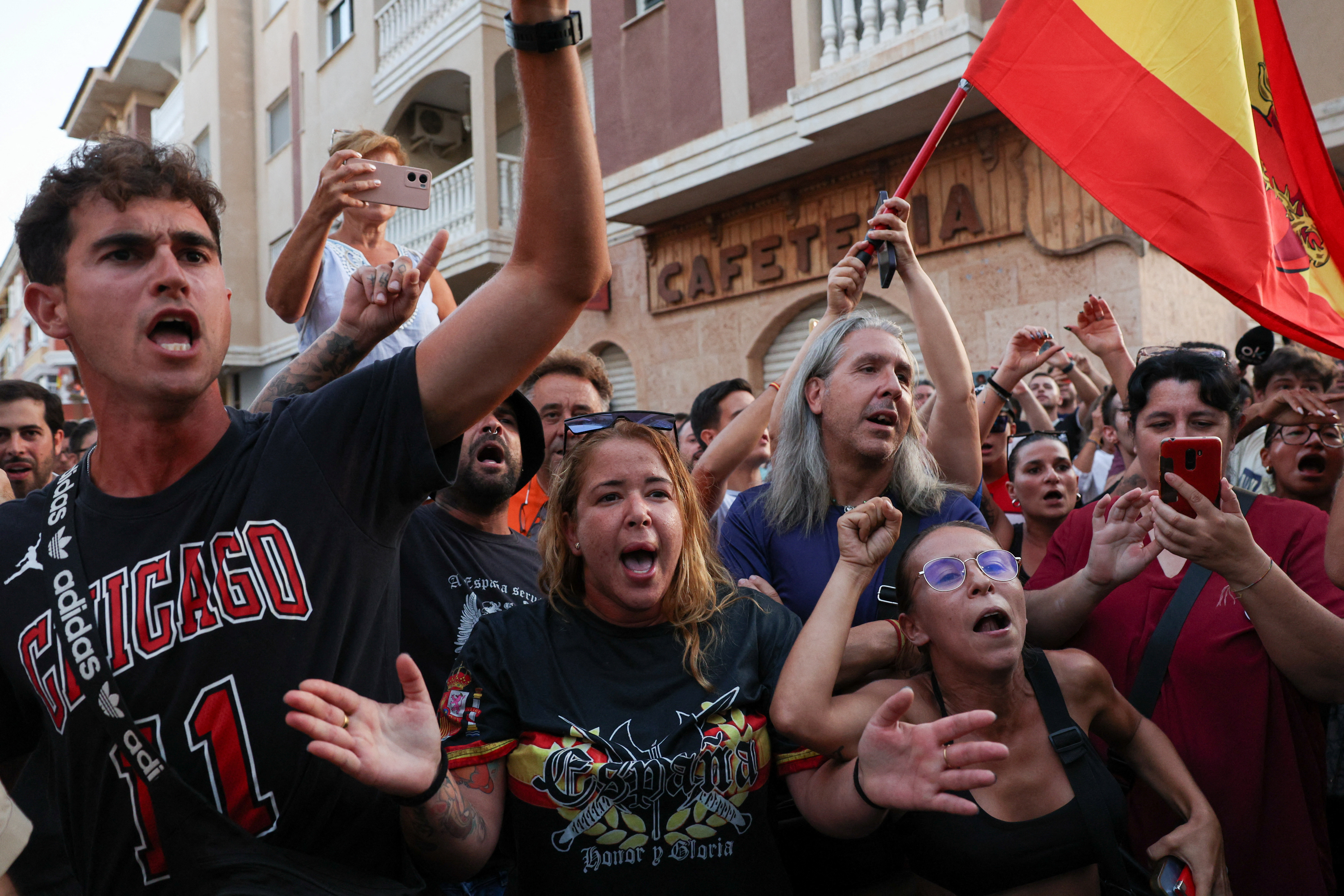 Anti-migrant unrest following attack on elderly man by unknown assailants, in Torre Pacheco