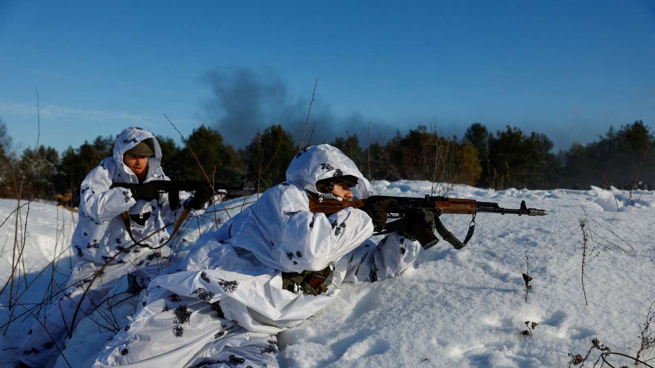 Ukrainian service members attend anti-sabotage drills in Chernihiv region