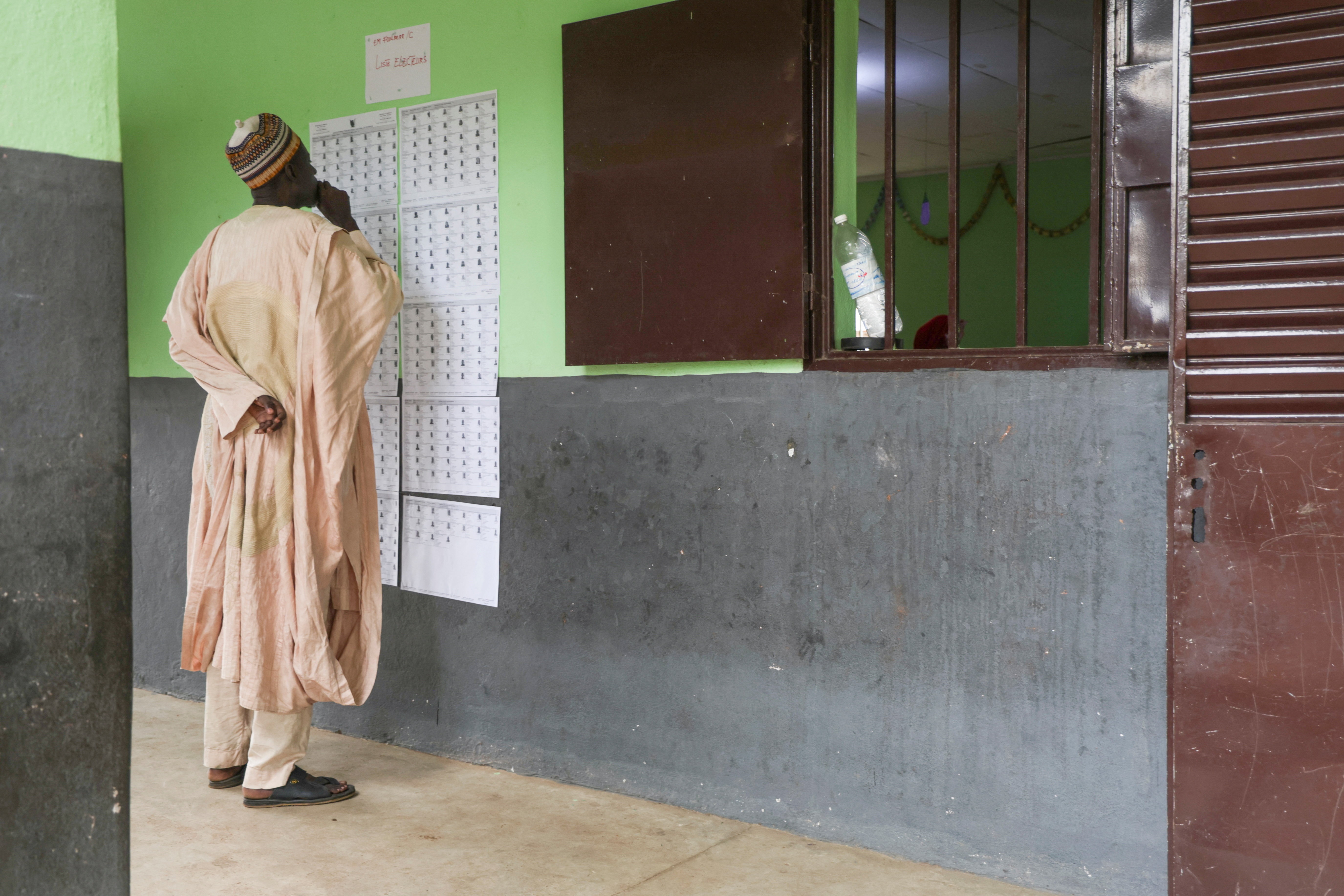 Cameroon hold presidential election