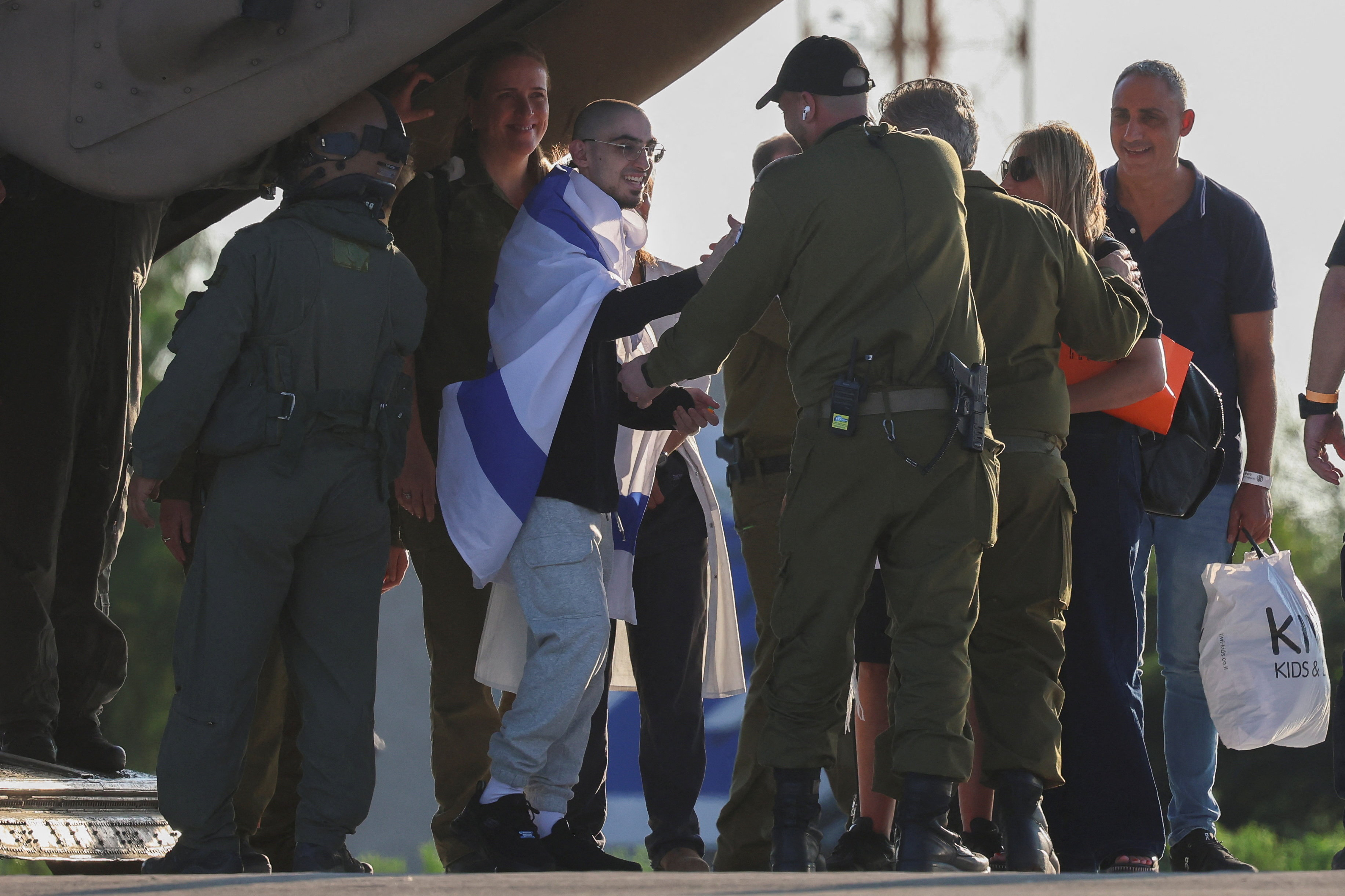 Hostages-prisoners swap deal between Hamas and Israel