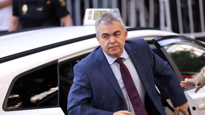Former Spanish Socialist lawmaker testifies before court in alleged corruption case