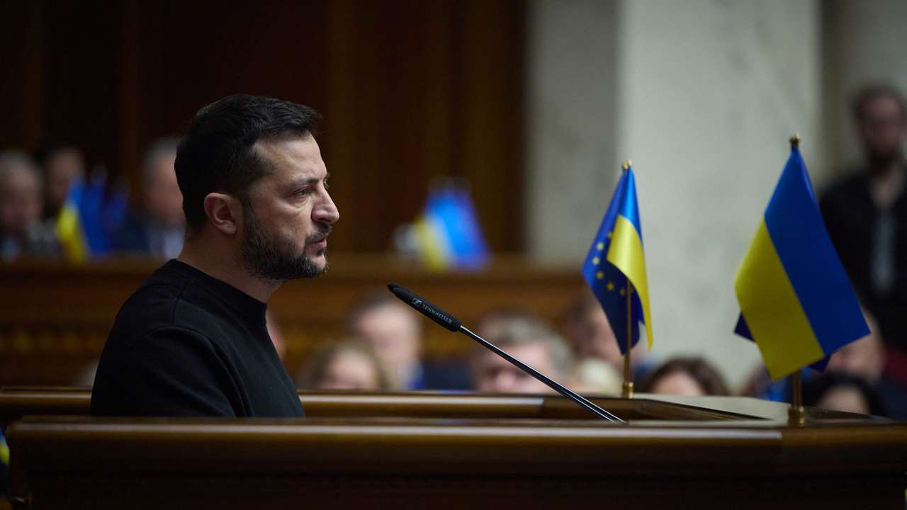 Ukrainian President Zelenskiy and lawmakers mark 1,000 days since Russia's full-scale invasion