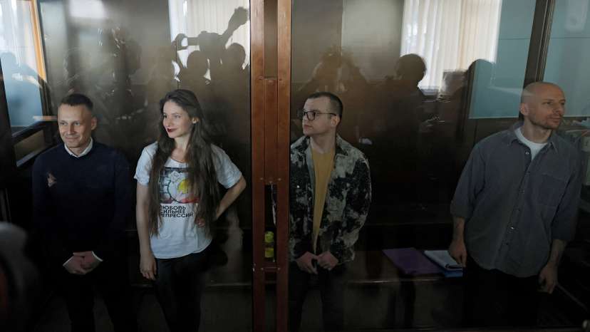Russian journalists on trial for links to Navalny team