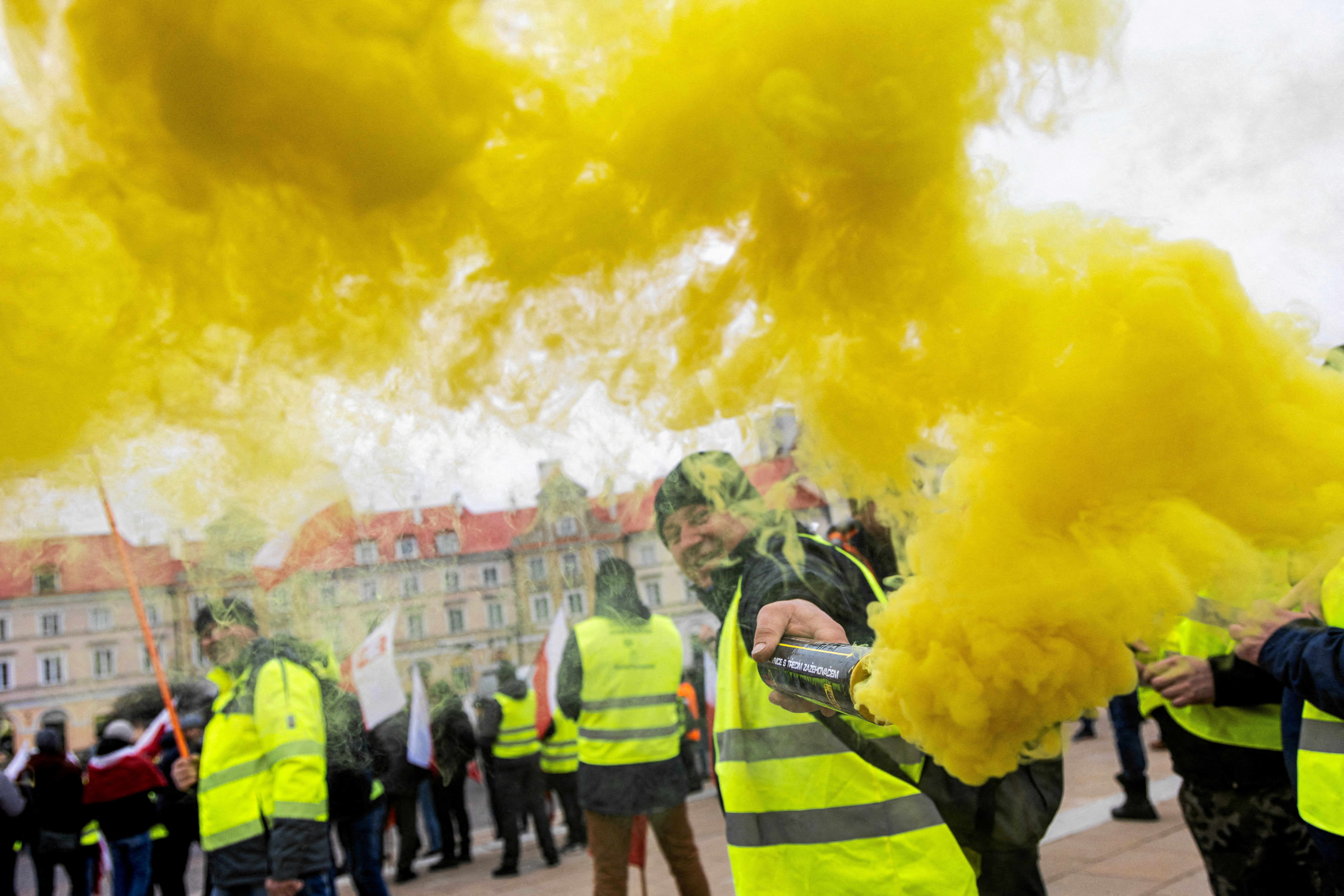 Polish farmers to block roads in countrywide protest
