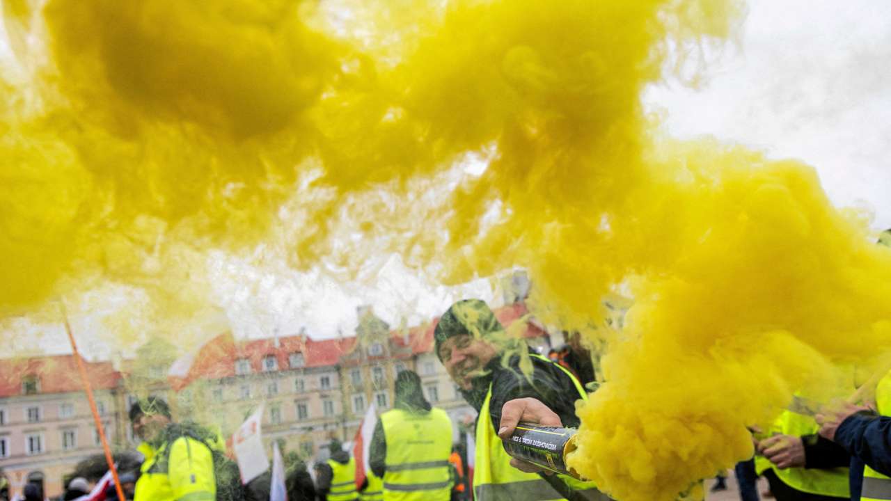 Polish farmers to block roads in countrywide protest