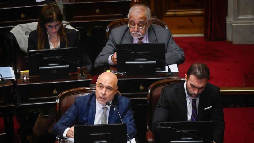 Senate debates Milei's "omnibus bill\