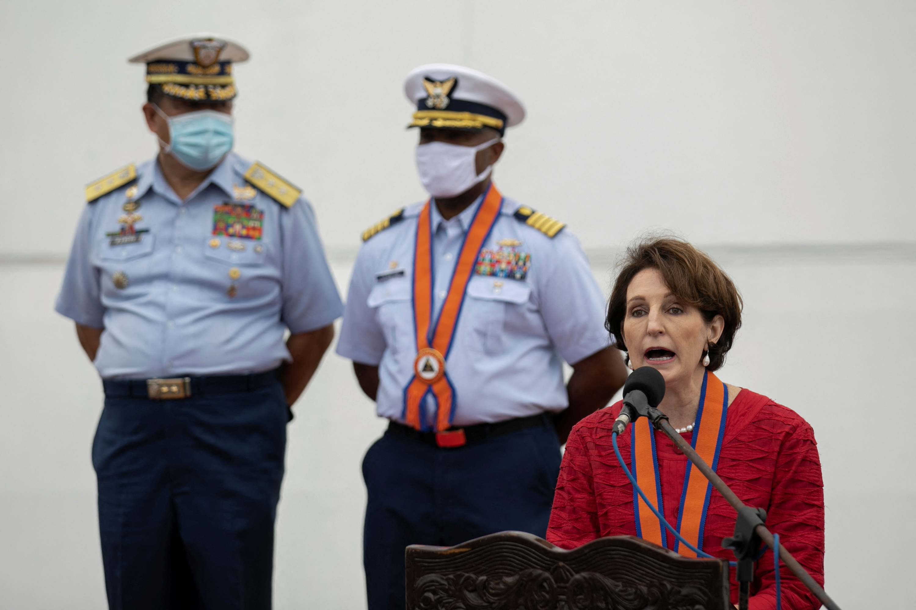 U.S. cutter arrives at Manila port for joint coast guard drills