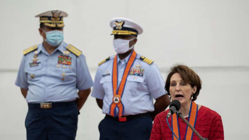 U.S. cutter arrives at Manila port for joint coast guard drills