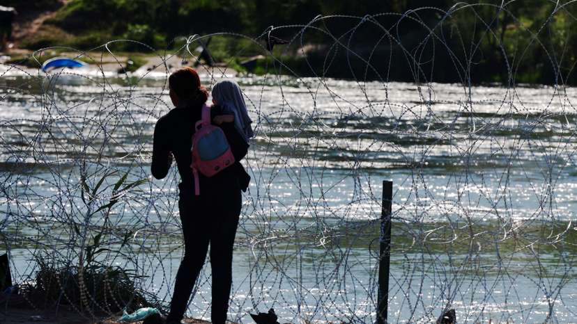 Migrants arrive in Eagle Pass