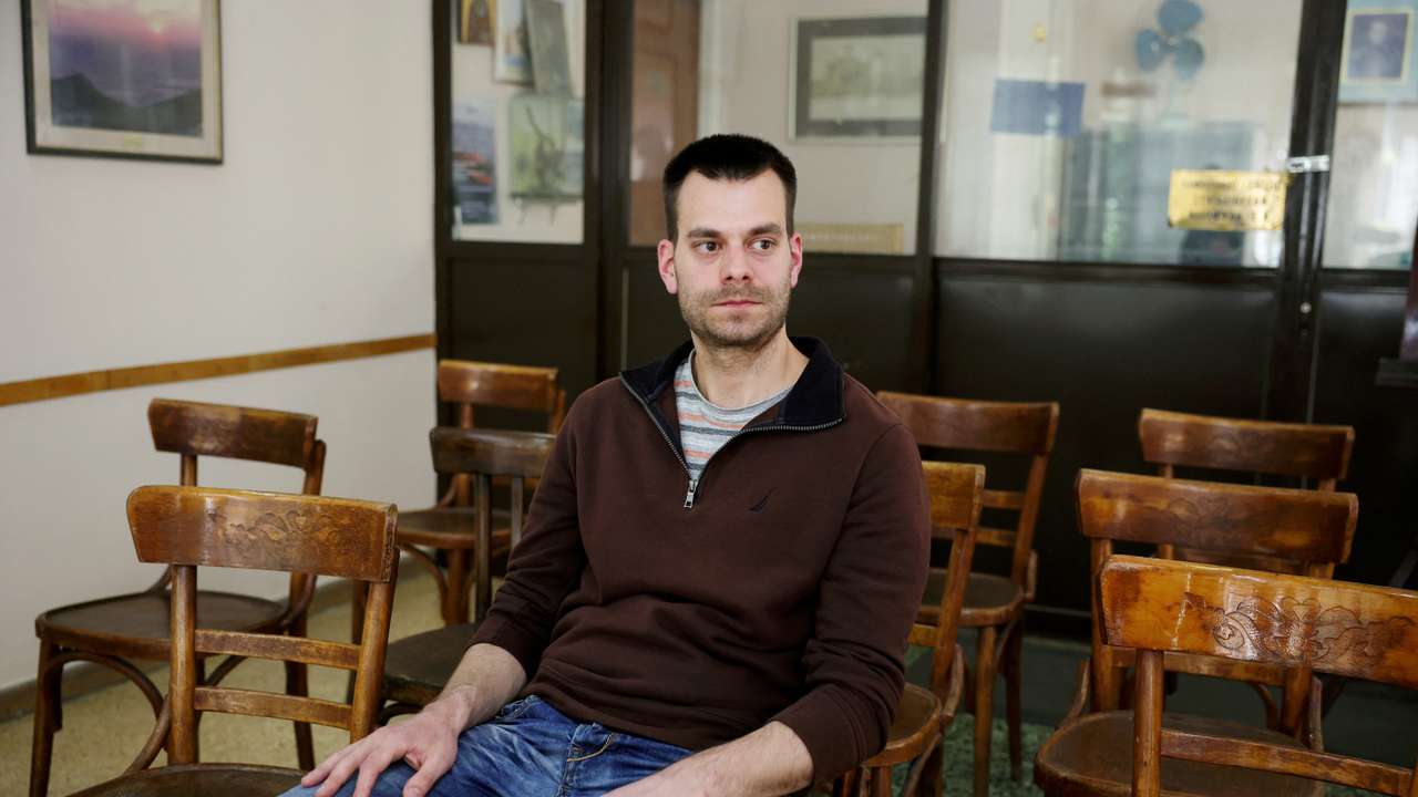 FILE PHOTO: Trauma from the Red Sea attacks adds to seafarer shortage