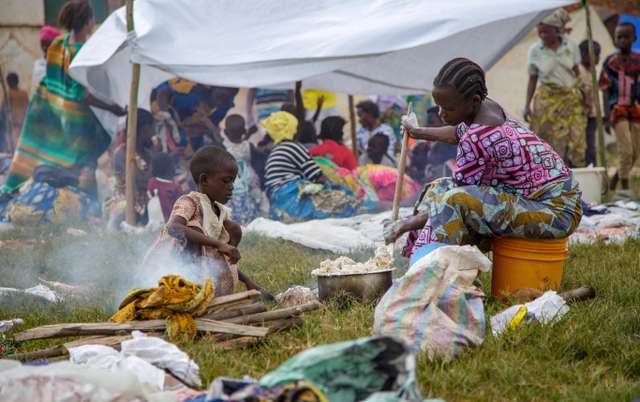 FILE PHOTO: Refugees flee eastern Congo into Burundi as fighting rages in South Kivu