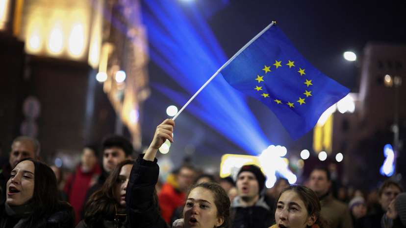 Bulgarian opposition calls for more protests amid political crisis