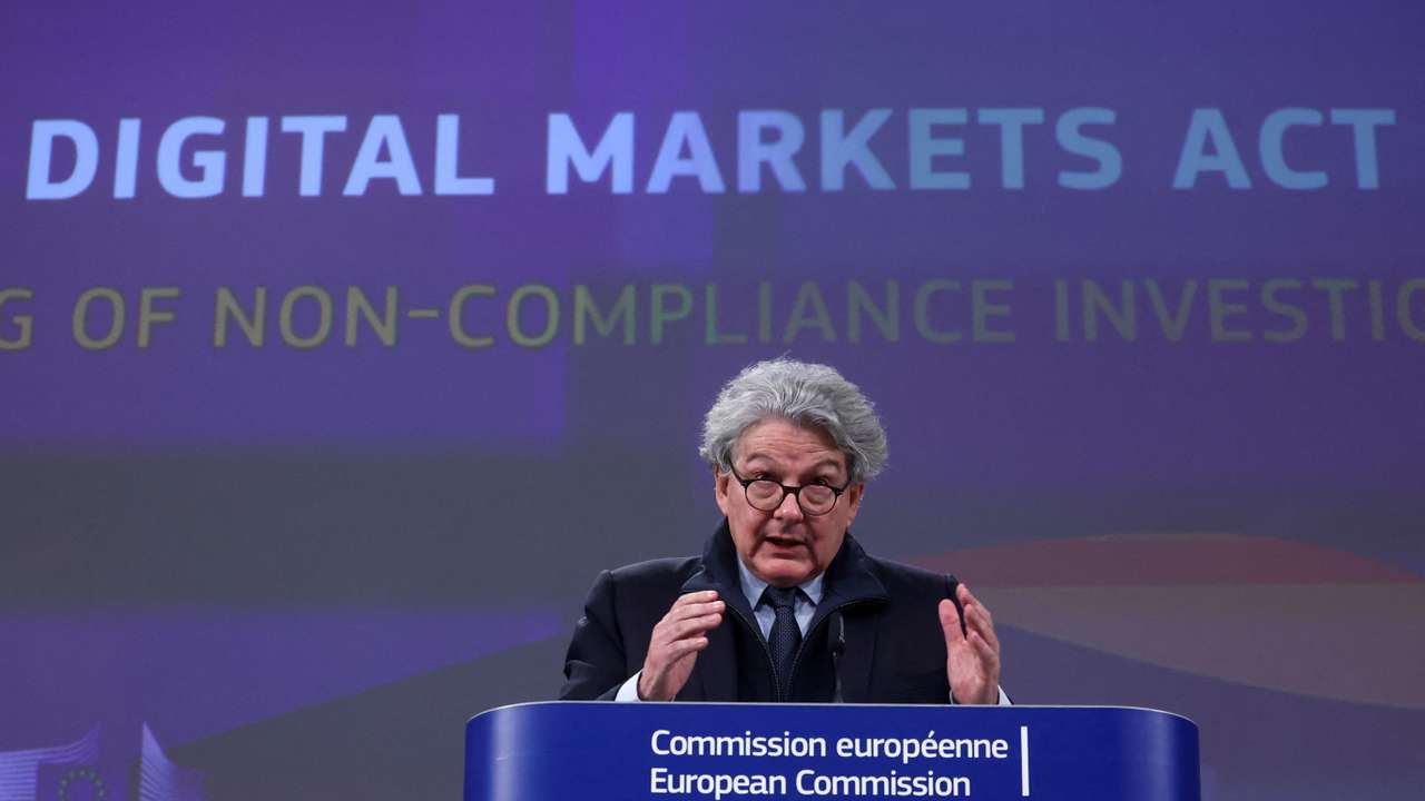 FILE PHOTO: EU antitrust chief Vestager European Commissioner for Internal Market Breton hold a press conference, in Brussels