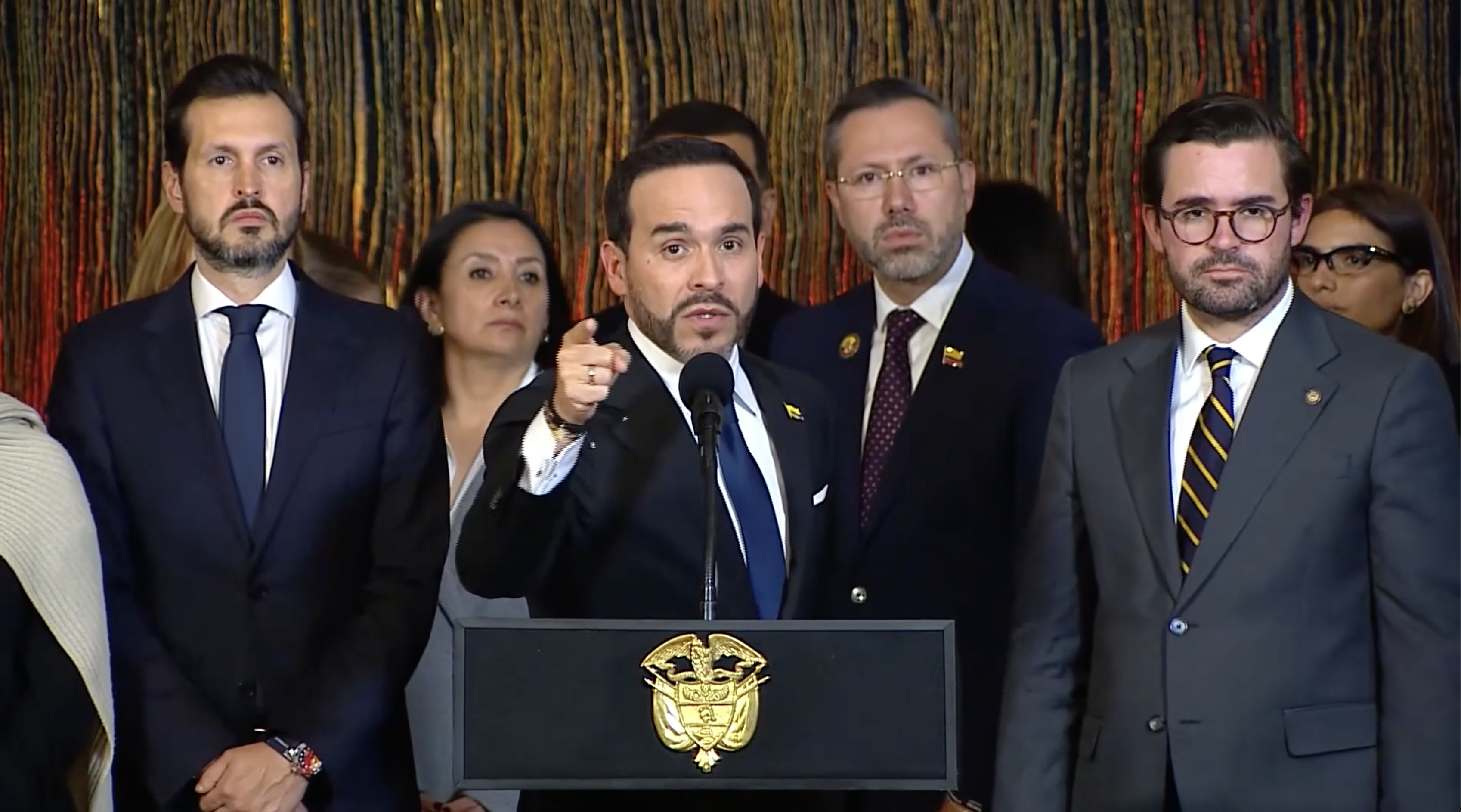 Colombia president warns crime gangs