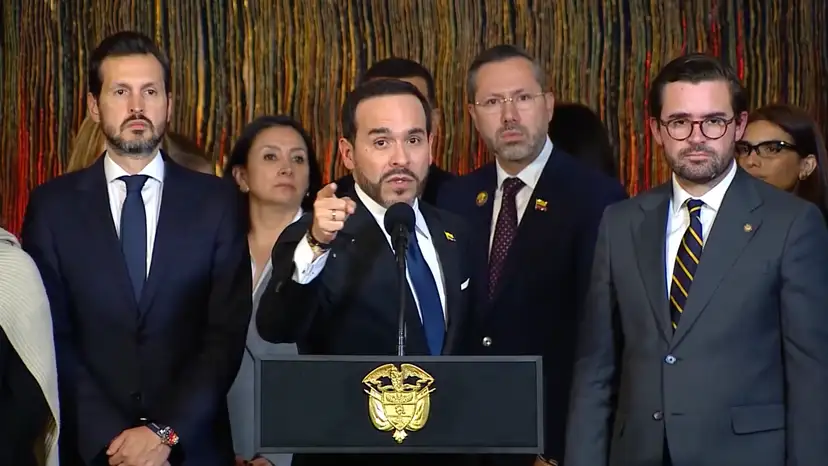 Colombia president warns crime gangs